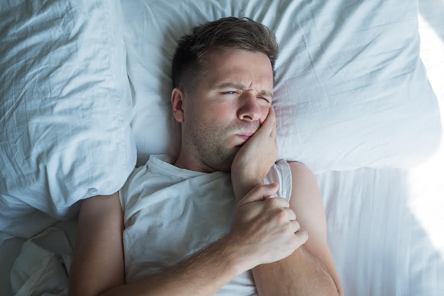 Does Your Tooth Always Hurt At Night These Might Be The Reasons Why why-is-my-shoulder-pain-worse-at-night-health-hive